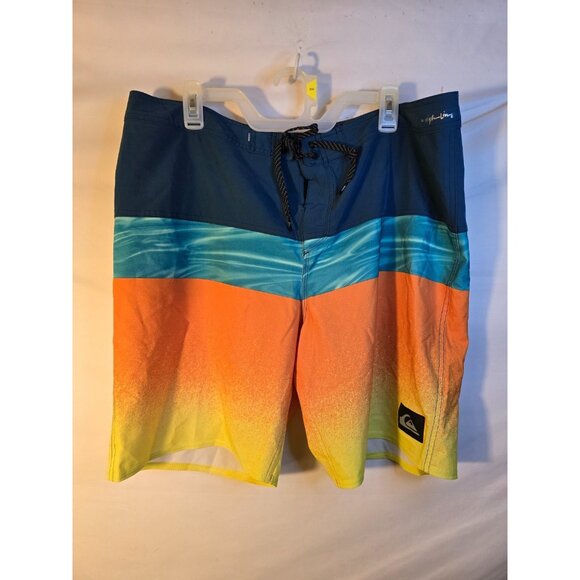 Quiksilver Mens Board Shorts Swimtrunks Size 38 waist Colorful XL - Picture 1 of 2